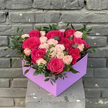 Цветочная композиция из Розы в коробке в Нижнеангарск