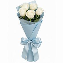 Букет 5 Белых роз Проуд в Нижнеангарск
