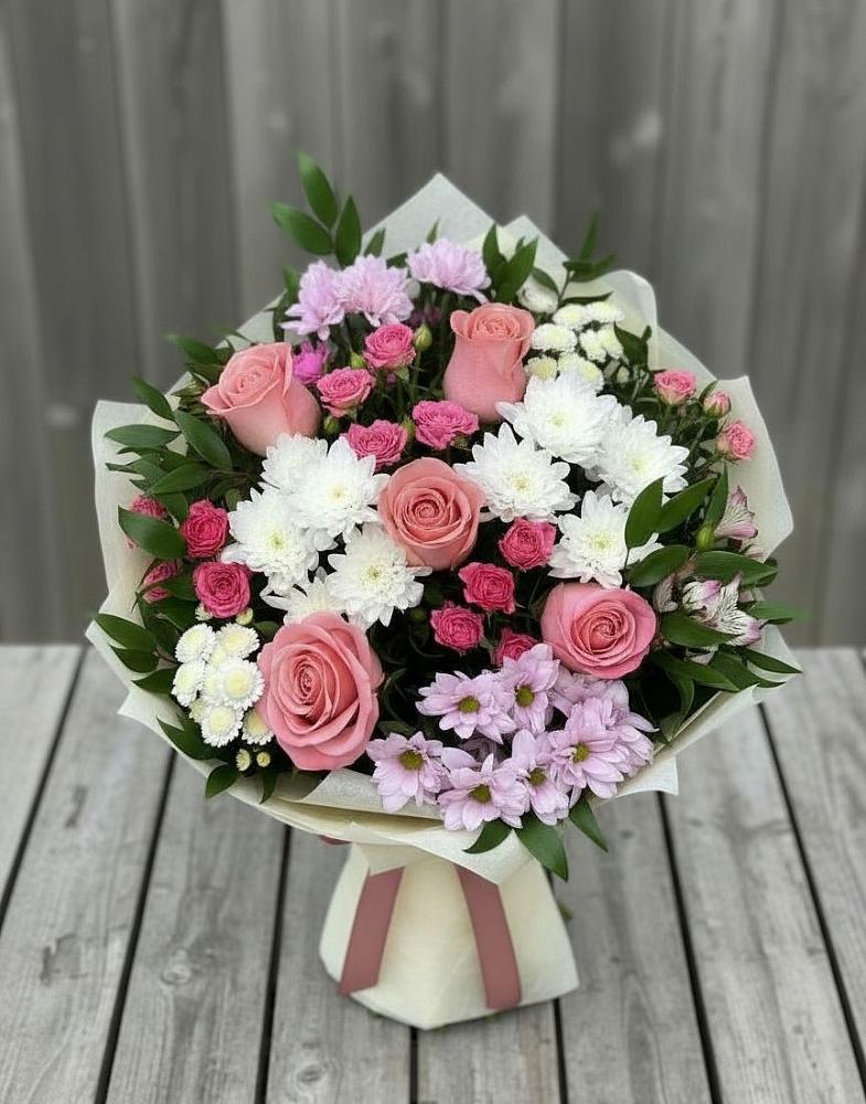 Букет цветов из: Альстромерии, Гвоздики, Розы и Хризантемы в Нижнеангарск