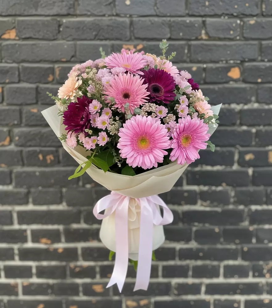 Букет цветов из: Герберы и Хризантемы в Нижнеангарск