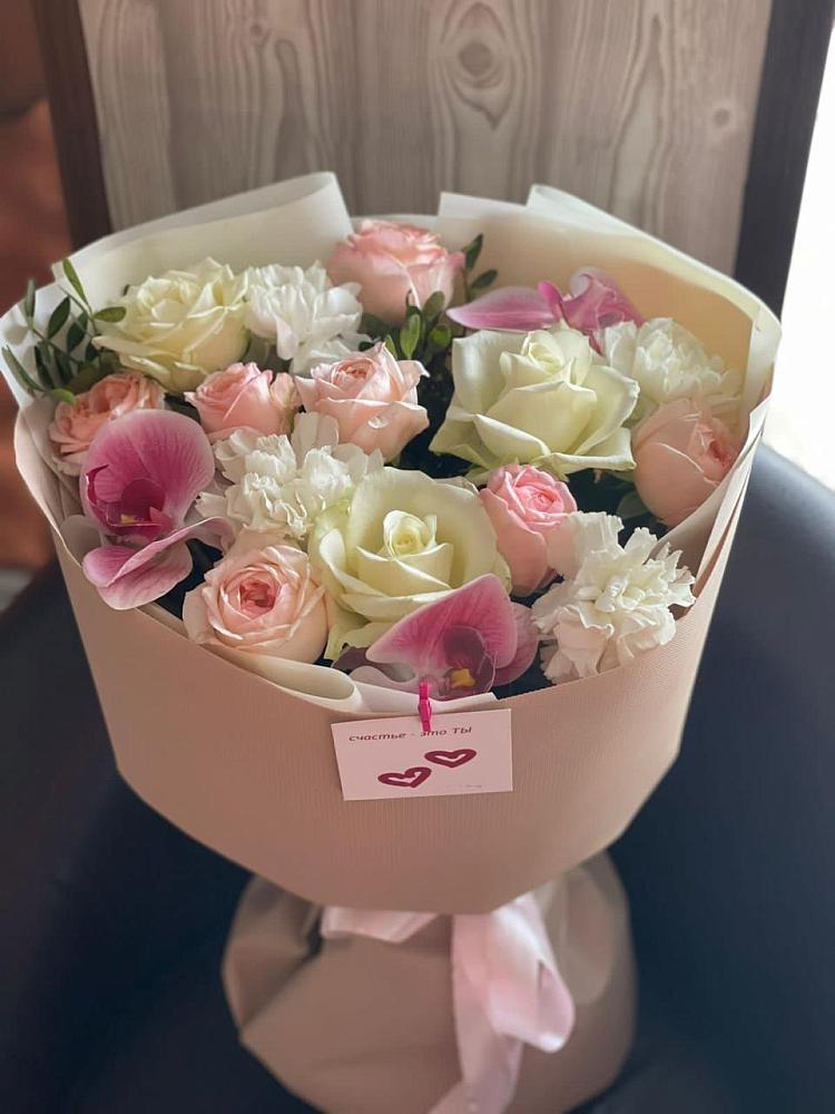 Букет цветов из: Орхидеи, Розы и Гвоздики в Нижнеангарск