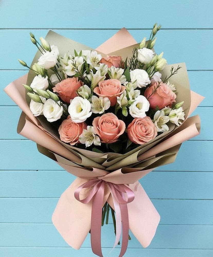 Букет цветов из: Розы, Альстромерии и Лизиантусы в Нижнеангарск