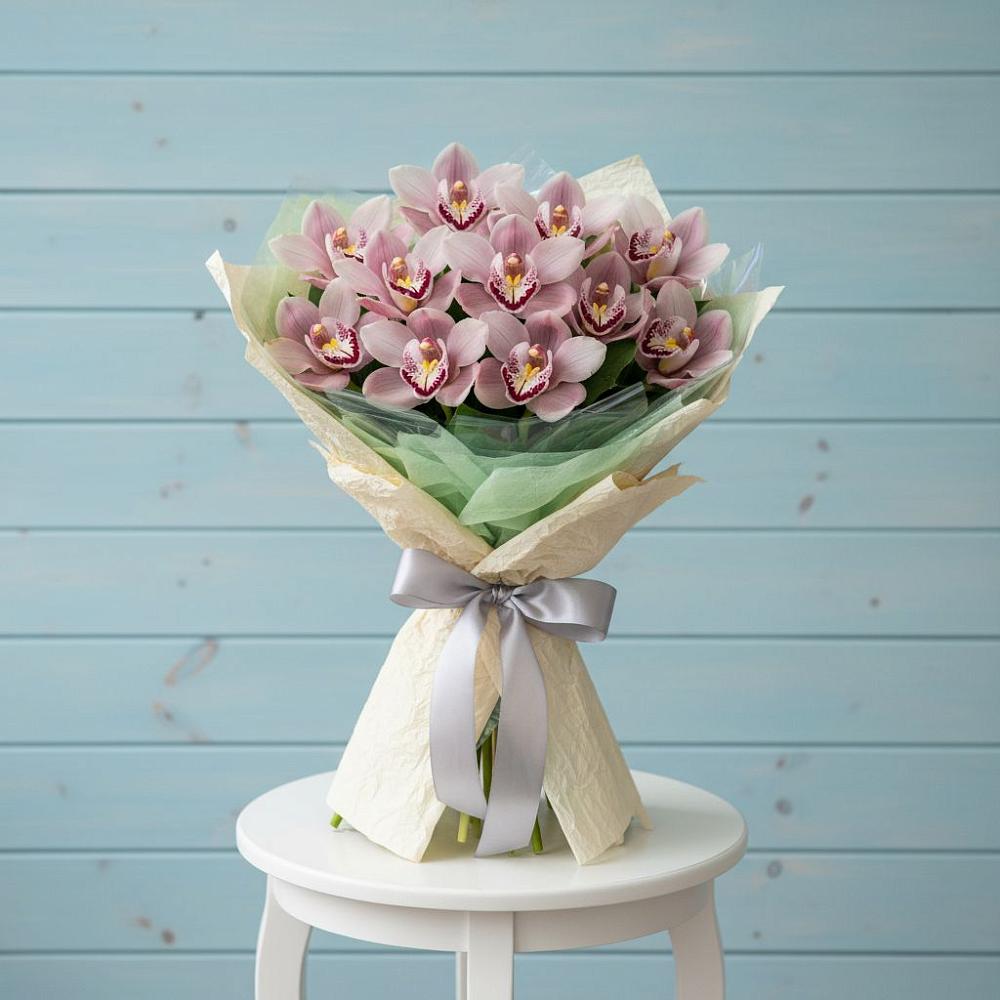 Букет цветов из: Орхидеи и Розы в Нижнеангарск