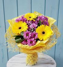 Букет цветов из:  Хризантемы и Герберы в Нижнеангарск