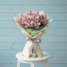 Букет цветов из:  Орхидеи и Розы в Нижнеангарск