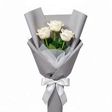 Букет 3 белые розы в Нижнеангарск