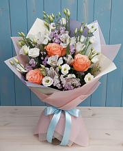 Букет цветов из:  Лизиантусы, Розы, Альстромерии и Гипсофила в Нижнеангарск