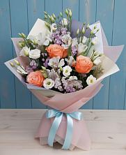 Букет цветов из:  Лизиантусы, Розы, Альстромерии и Гипсофила в Нижнеангарск