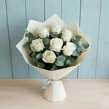 Букет Белые розы в Эвкалипте в Нижнеангарск
