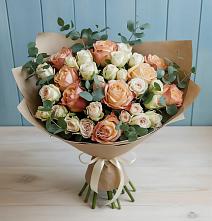 Букет цветов из:  Альстромерии и Розы в Нижнеангарск