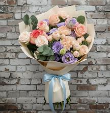 Букет цветов из:  Розы, Лизиантусы и Гвоздики в Нижнеангарск