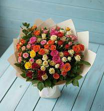 Букет Микс из разноцветных кустовых роз в Нижнеангарск