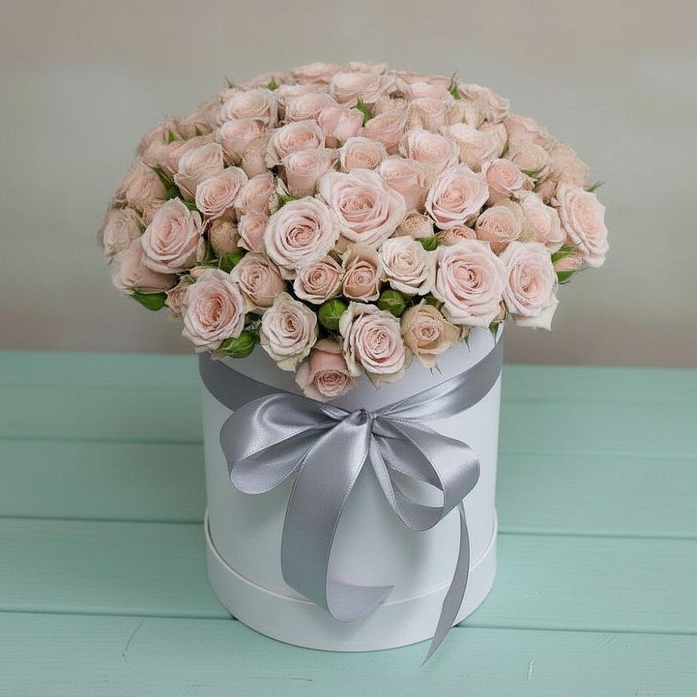 Цветочная композиция из Розы в шляпной коробке в Нижнеангарск